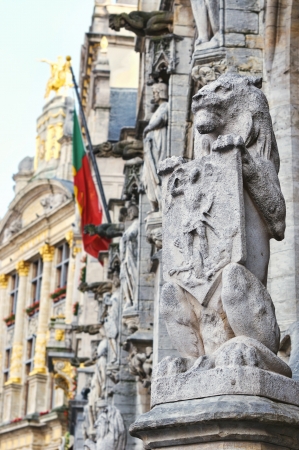 Stone lion on City Hall building on Grand Place in Brusselsのeditorial素材