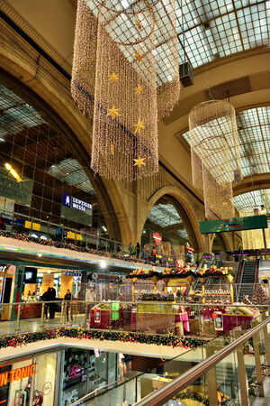 LEIPZIG, GERMANY-DECEMBER 21, 2014: Leipzig Central Railway Station and shopping center Westhalle. This is the largest railway station in the worldのeditorial素材