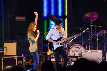HUA HIN, THAILAND - DECEMBER 31 :  Lead singer of Singular band performs live concert during Hua Hin Music Countdown 2013 on December 31, 2012 in Hua Hin, Prachuapkhirikhan, Thailandのeditorial素材