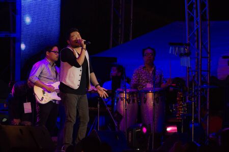 HUA HIN, THAILAND - DECEMBER 31 : Ben Chalatit performs live concert during Hua Hin Music Countdown 2013 on December 31, 2012 in Hua Hin, Prachuapkhirikhan, Thailandのeditorial素材