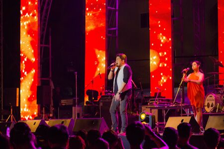 HUA HIN, THAILAND - DECEMBER 31 : Ben Chalatit performs live concert during Hua Hin Music Countdown 2013 on December 31, 2012 in Hua Hin, Prachuapkhirikhan, Thailandのeditorial素材