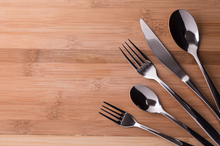 cutlery and cutting board made â€‹â€‹of bamboo 