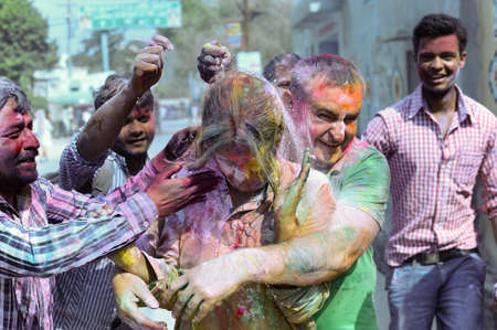 India, Pushkar-March 4, 2020: Young Indian guys find a special pleasure in the holiday of Hollyのeditorial素材