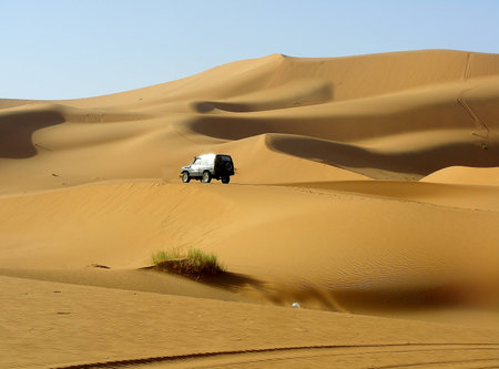 car in the desert 6の写真素材