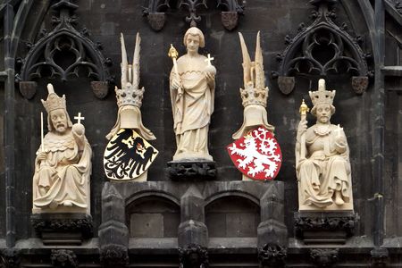 sculptures of kings in Pragueの写真素材