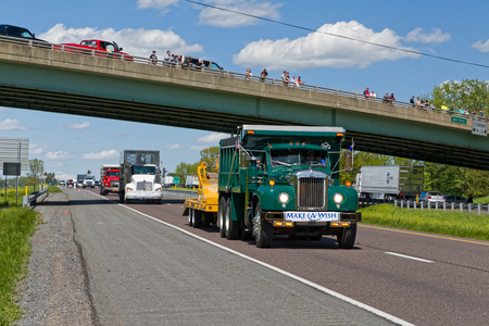 LANCASTER, PENNSYLVANIA - MAY 8, 2016: Make-A-Wish Foundation sets a new Guinness World Record for the largest truck convoy with 590 trucks. On the Mother's Day annual fundraiser truckers grant a Lancaster County wish ride to children with life-threateninのeditorial素材