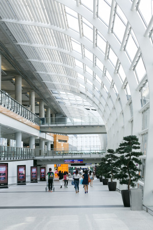 HONG KONG - AUGUST 02: Hong Kong airport walk way August 02, 2015 at Hong Kong.のeditorial素材