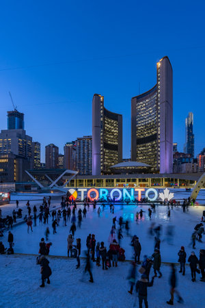 Toronto, CA - 24 January 2022 Toronto City Hall and Nathan Phillips Square at duskのeditorial素材