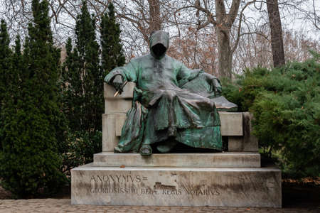 Statue of Anonymous in park near Vajdahunyad castle in Budapest, Hungaryのeditorial素材