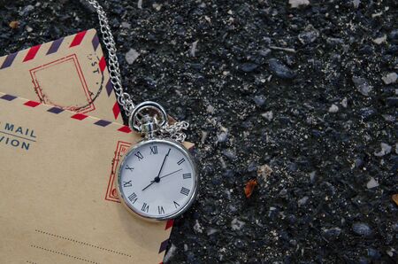 Blank paper card with brown envelopの写真素材