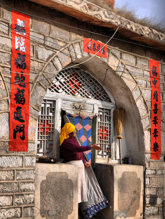 Woman in Lao Niu Bayのeditorial素材