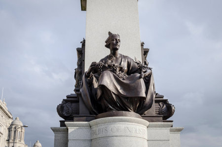 LIVERPOOL UK, MAY 6 2012: Statue of a seated woman representing theのeditorial素材