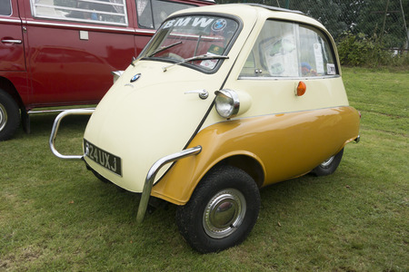 APPLEDORE, KENT, UK, 20TH JULY 2014 - BMW Isetta, classic carのeditorial素材