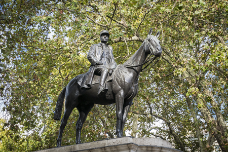 Equestrian statue of Ferdinand Foch 1851-1929, an honorary Field Marshall in the British Army.  It stands in Lower Grosvenor Gardens, London, UKのeditorial素材