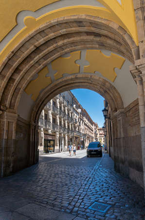 Arched entrance to Plaza Mayor in the city of Salamanca, Spainのeditorial素材