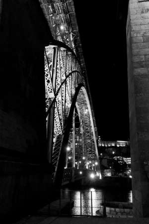 Detail of the Luis I bridge in black and white, in the city of Porto, Portugalの写真素材