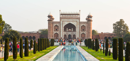 The main gateway of Taj Mahal which is about 93 feet in height, is a masterpiece of fine inlay work in itself.のeditorial素材