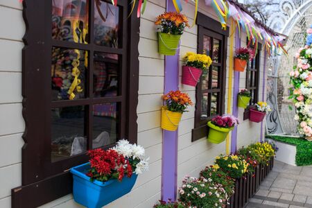MOSCOW, RUSSIA - APRIL 28, 2016: Moscow street festival, preparations and decoration for Orthodox Easter holidayのeditorial素材