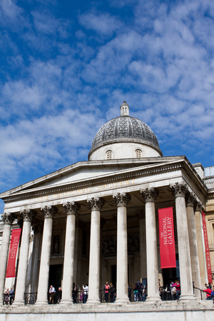 LONDON -APRIL 24:People visit the National Gallery April 24th 2013. Gallery houses a rich collection of over 2,300 paintings dating from the mid-13th century to 190 in its home on Trafalgar Squareのeditorial素材