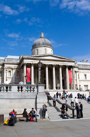 LONDON -APRIL 24:People visit the National Gallery April 24th 2013. Gallery houses a rich collection of over 2,300 paintings dating from the mid-13th century to 190 in its home on Trafalgar Squareのeditorial素材