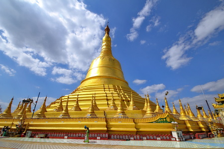Bago,Myanmar , Feb -4 - 2018,Locals and tourists incense candles respect and walk cycle 3 Around Shwemawdaw pagoda ,Tallest pagoda in Myanmar .のeditorial素材