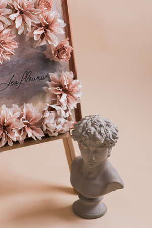 clay head. Ancient Greece. Room decor options. Beautiful interiorの写真素材
