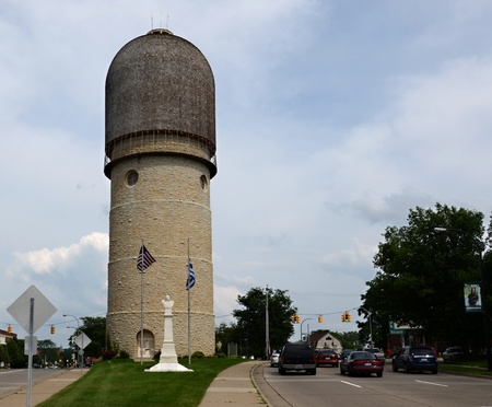 YPSILANTI, MI - JULY 3: The Ypsilanti water tower, shown here on July 3, 2013, was named an American Water Landmark by the American Water Works Association in 1975. のeditorial素材