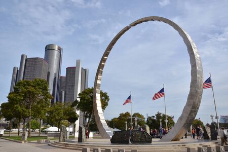 DETROIT, MI / USA - OCTOBER 21, 2017:  Tour members visit Hart Plaza in downtown Detroit.のeditorial素材