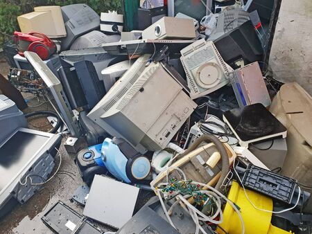 Pile of used electronic and housewares waste for recycle
の写真素材