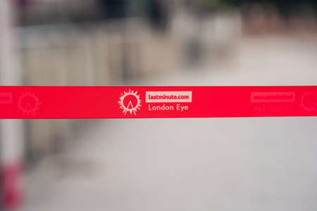 London / UK - 06/27/2020:  London Eye closed because of Lockdown, Logo, Last minute, Line,のeditorial素材