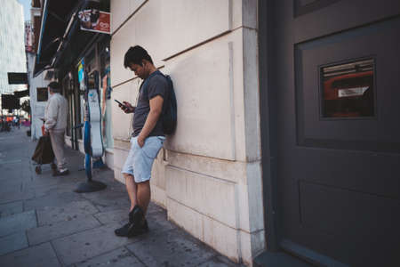 Victoria, London | UK - 2021.06.13: People at busy Victoria station area, on hot summer dayのeditorial素材