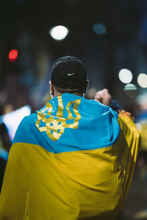 Downing Street, London | UK -  2022.02.25: Ukrainian people protest, thousands gather to demand tougher sanctions on Russia from British Government, EU and USA to stop the war in Ukraineのeditorial素材