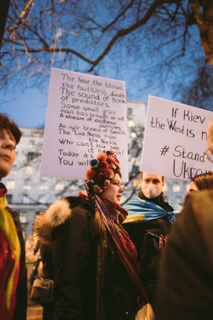 Downing Street, London | UK -  2022.02.25: Ukrainian people protest, thousands gather to demand tougher sanctions on Russia from British Government, EU and USA to stop the war in Ukraineのeditorial素材