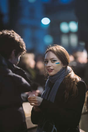 Downing Street, London | UK -  2022.02.25: Ukrainian people protest, thousands gather to demand tougher sanctions on Russia from British Government, EU and USA to stop the war in Ukraineのeditorial素材