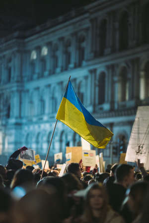 Downing Street, London | UK -  2022.02.25: Ukrainian people protest, thousands gather to demand tougher sanctions on Russia from British Government, EU and USA to stop the war in Ukraineのeditorial素材