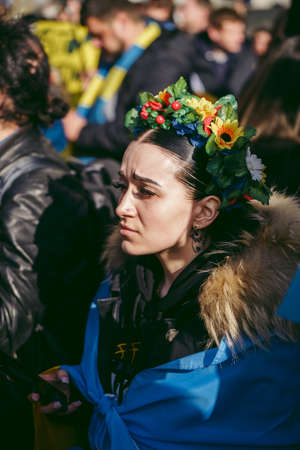 Downing Street, London | UK -  2022.02.26: Ukrainian people protest, thousands gather to demand tougher sanctions on Russia from British Government, EU and USA to stop the war in Ukraineのeditorial素材