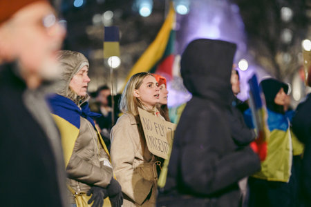 Trafalgar Square, London | UK -  2022.03.07: Ukrainian people protest, thousands gather to demand tougher sanctions on Russia from British Government, EU and USA to stop the war in Ukraineのeditorial素材