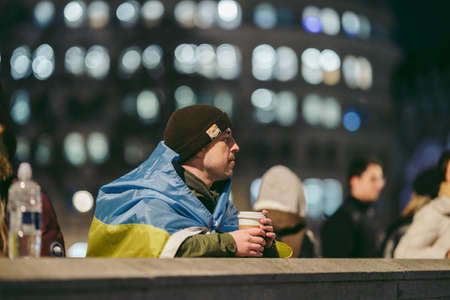 Trafalgar Square, London | UK -  2022.03.07: Ukrainian people protest, thousands gather to demand tougher sanctions on Russia from British Government, EU and USA to stop the war in Ukraineのeditorial素材