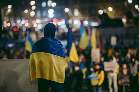 Trafalgar Square, London | UK -  2022.03.07: Ukrainian people protest, thousands gather to demand tougher sanctions on Russia from British Government, EU and USA to stop the war in Ukraineのeditorial素材