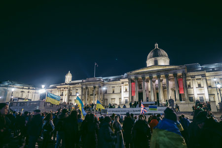 Trafalgar Square, London | UK -  2022.03.07: Ukrainian people protest, thousands gather to demand tougher sanctions on Russia from British Government, EU and USA to stop the war in Ukraineのeditorial素材