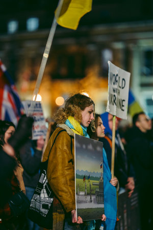 Trafalgar Square, London | UK -  2022.03.08: Ukrainian people protest, thousands gather to demand tougher sanctions on Russia from British Government, EU and USA to stop the war in Ukraineのeditorial素材