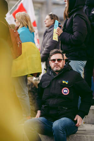 Downing Street, London | UK -  2022.03.12: Ukrainian people protest, thousands gather to demand tougher sanctions on Russia from British Government, EU and USA to stop the war in Ukraineのeditorial素材