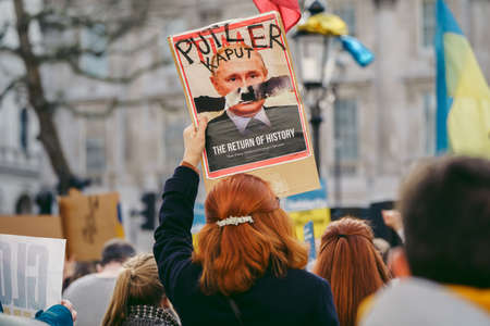 Downing Street, London | UK -  2022.03.12: Ukrainian people protest, thousands gather to demand tougher sanctions on Russia from British Government, EU and USA to stop the war in Ukraineのeditorial素材
