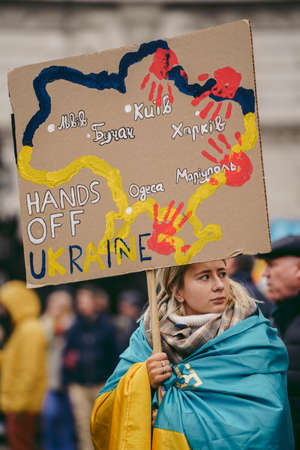 Downing Street, London | UK -  2022.03.13: Ukrainian people protest, thousands gather to demand tougher sanctions on Russia from British Government, EU and USA to stop the war in Ukraineのeditorial素材