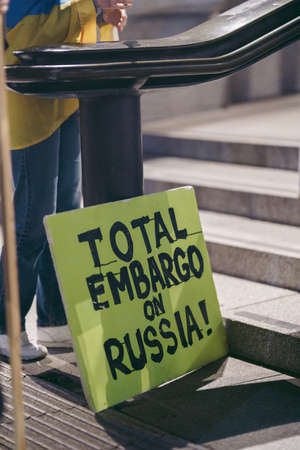 Trafalgar Square, London | UK -  2022.03.15: Ukrainian people protest, thousands gather to demand tougher sanctions on Russia from British Government, EU and USA to stop the war in Ukraineのeditorial素材