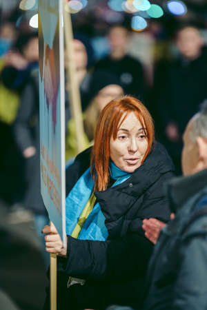 Trafalgar Square, London | UK -  2022.03.15: Ukrainian people protest, thousands gather to demand tougher sanctions on Russia from British Government, EU and USA to stop the war in Ukraineのeditorial素材