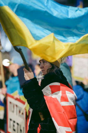Trafalgar Square, London | UK -  2022.03.09: Ukrainian people protest, thousands gather to demand tougher sanctions on Russia from British Government, EU and USA to stop the war in Ukraineのeditorial素材