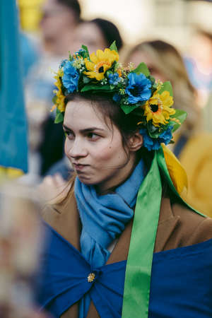 Downing Street, London | UK -  2022.03.19: Ukrainian people protest, thousands gather to demand tougher sanctions on Russia from British Government, EU and USA to stop the war in Ukraineのeditorial素材
