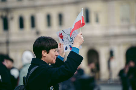 Trafalgar Square, London | UK -  2022.03.20: Ukrainian people protest, thousands gather to demand tougher sanctions on Russia from British Government, EU and USA to stop the war in Ukraineのeditorial素材