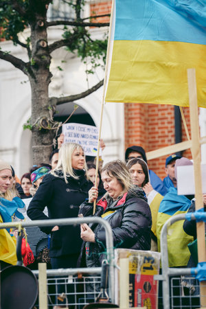 Russian embassy, London | UK -  2022.04.07: Ukrainian people protest, thousands gather to demand tougher sanctions on Russia from British Government, EU and USA to stop the war in Ukraineのeditorial素材